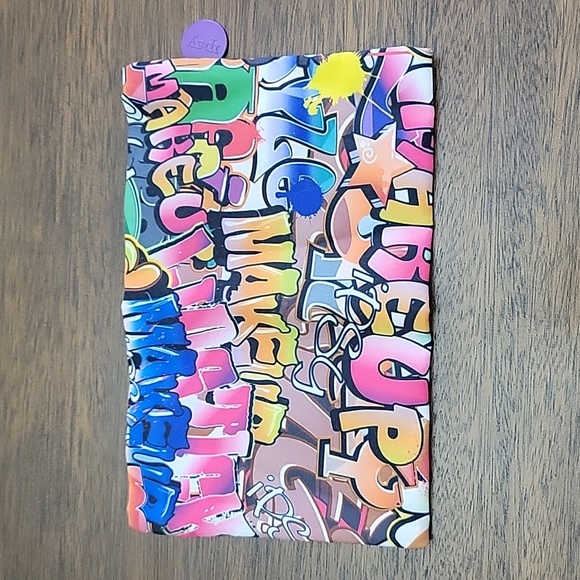 Three Ipsy Makeup Bags - Picture 9 of 10